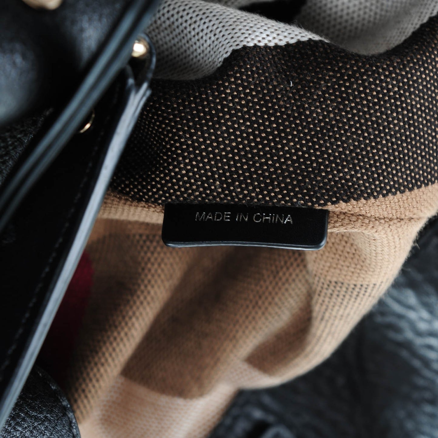 Grainy Calfskin House Check Medium Maidstone Black
