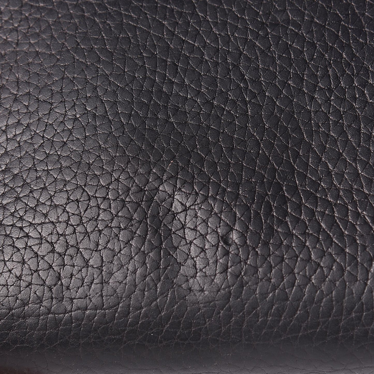 Pebbled Calfskin Medium Soho Zip Around Wallet Black