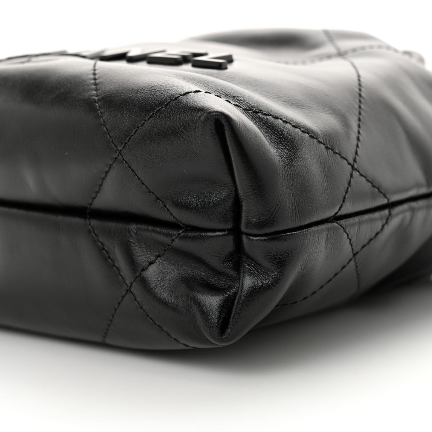 Shiny Calfskin Quilted Mini Chanel 22 So Black