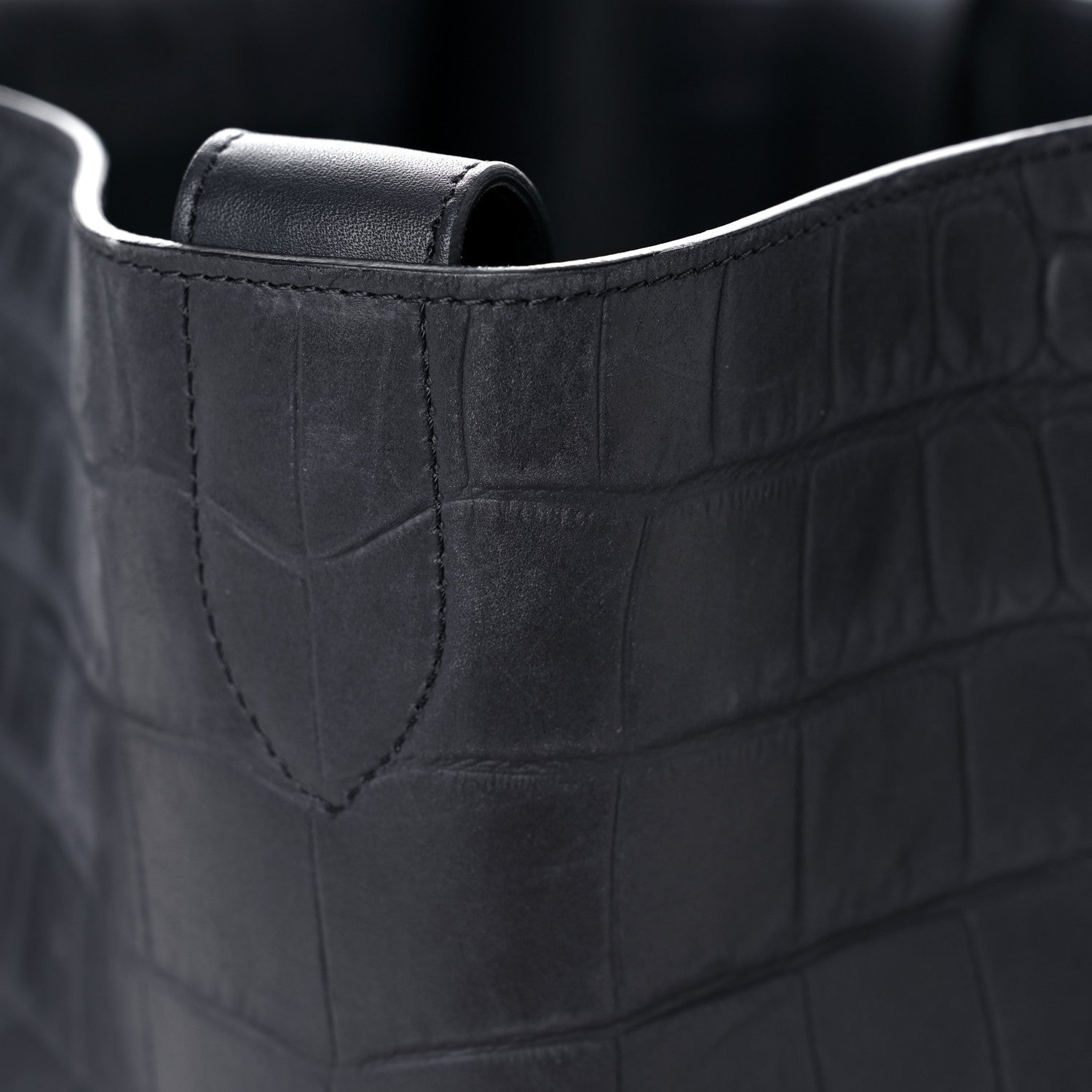 Celine Crocodile Embossed Calfskin Medium Phantom Luggage Navy Blue 23 of 25