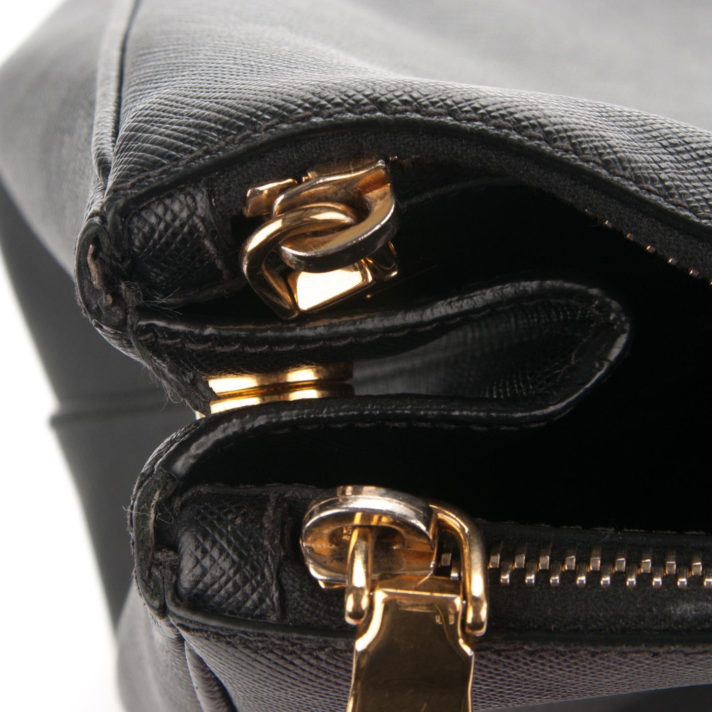 Saffiano Lux Extra Large Galleria Double Zip Tote Black