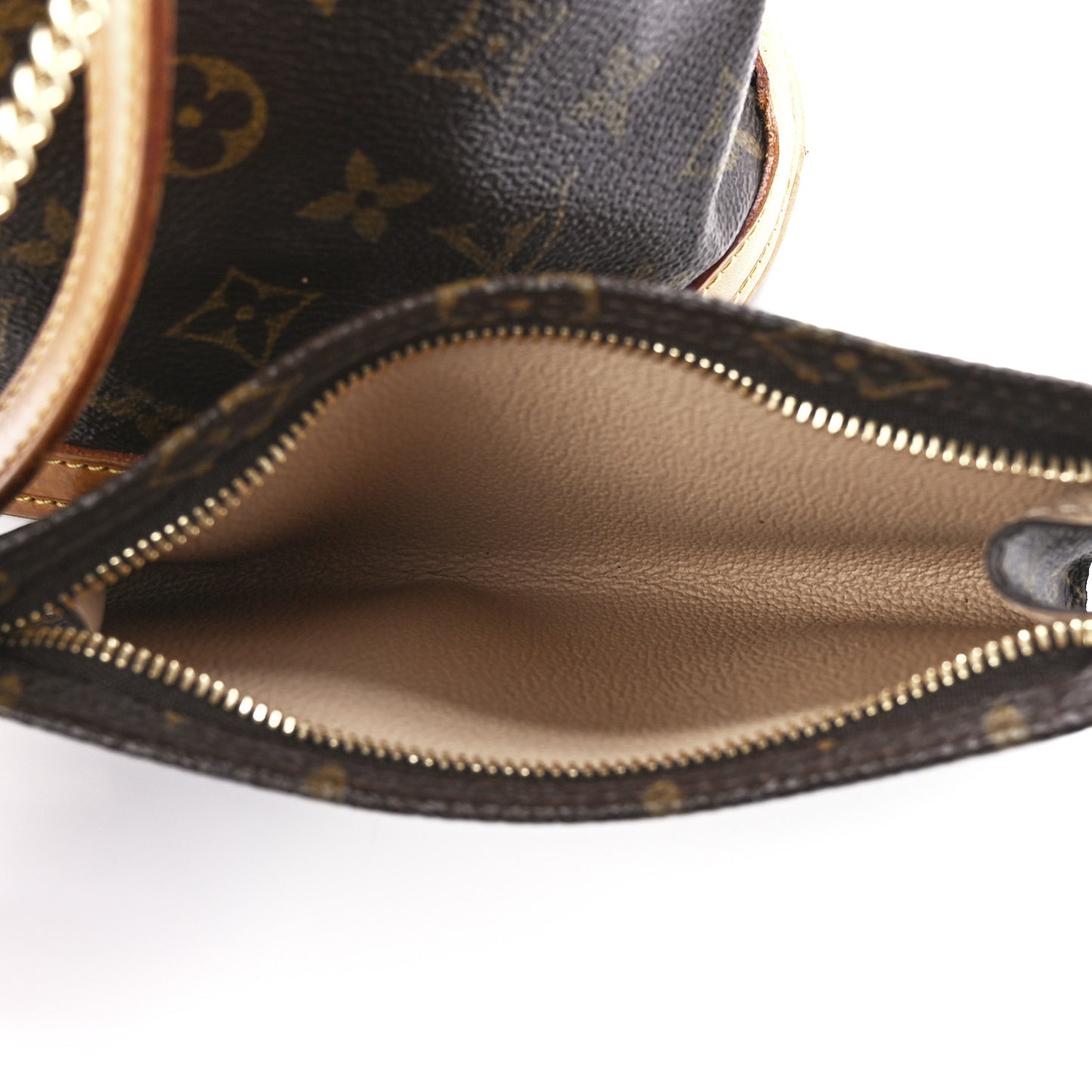 Monogram Petit Bucket 23