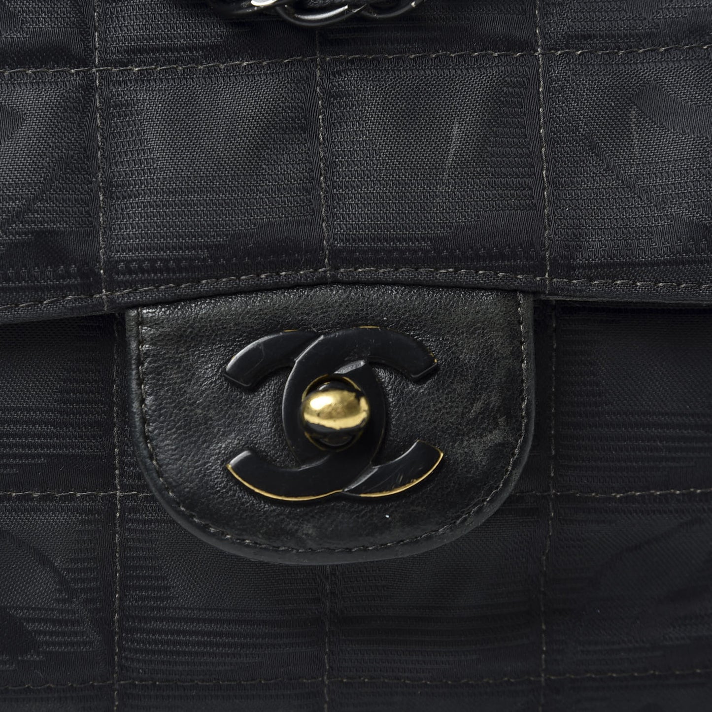 Nylon Medium Travel Flap Black