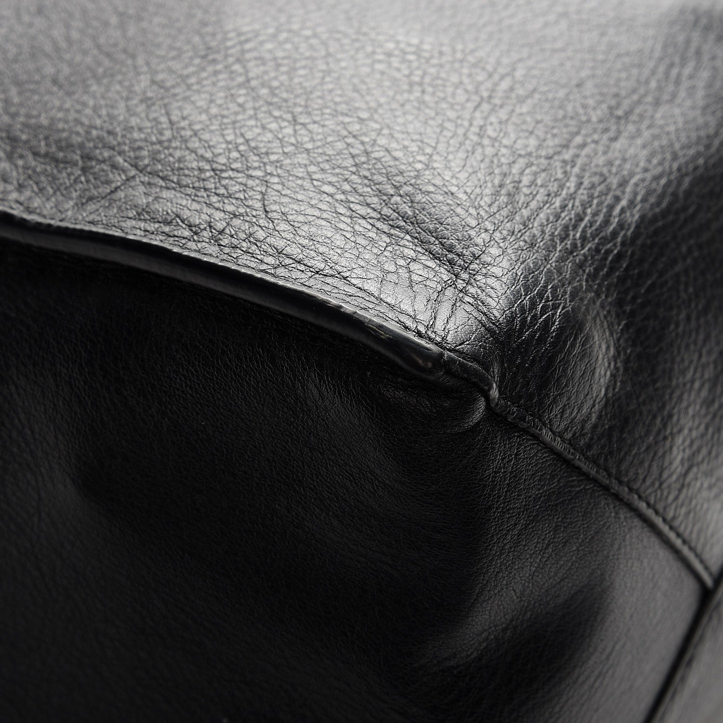 Veau Papier Tote Black