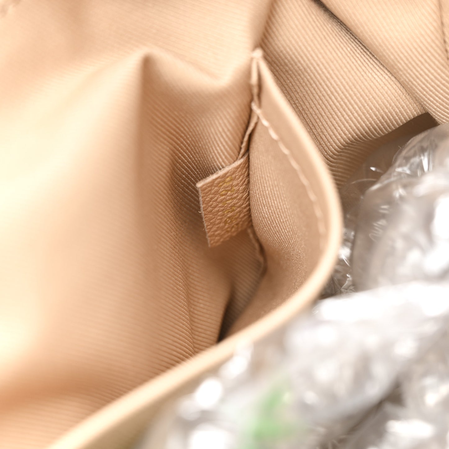 Damier Ebene Clapton Backpack Creme