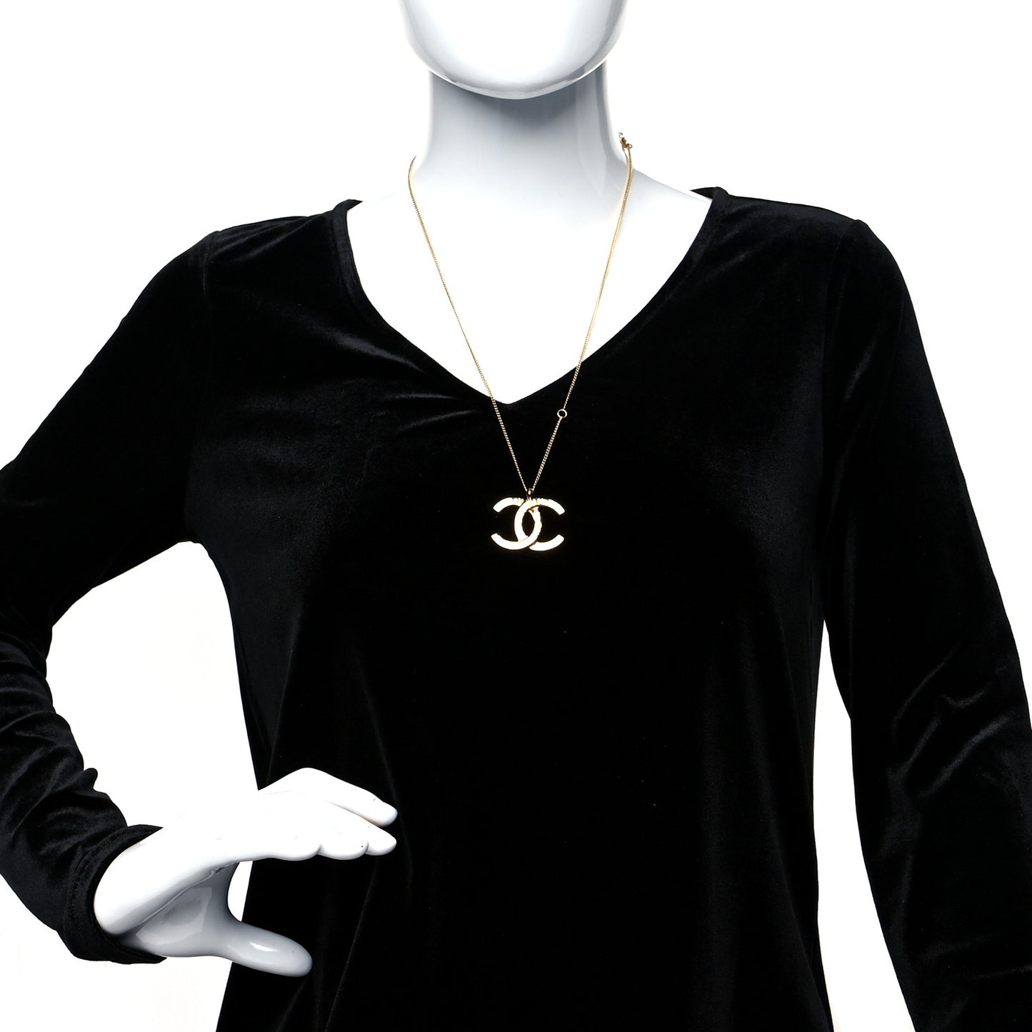 Metal CC Paris Button Necklace Gold