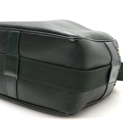 Louis Vuitton Taiga Reporter Messenger Epicea 9 of 10