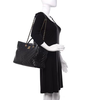 Chanel Aged Calfskin Chevron Large Coco Handle Shopping Tote Black 2 of 13