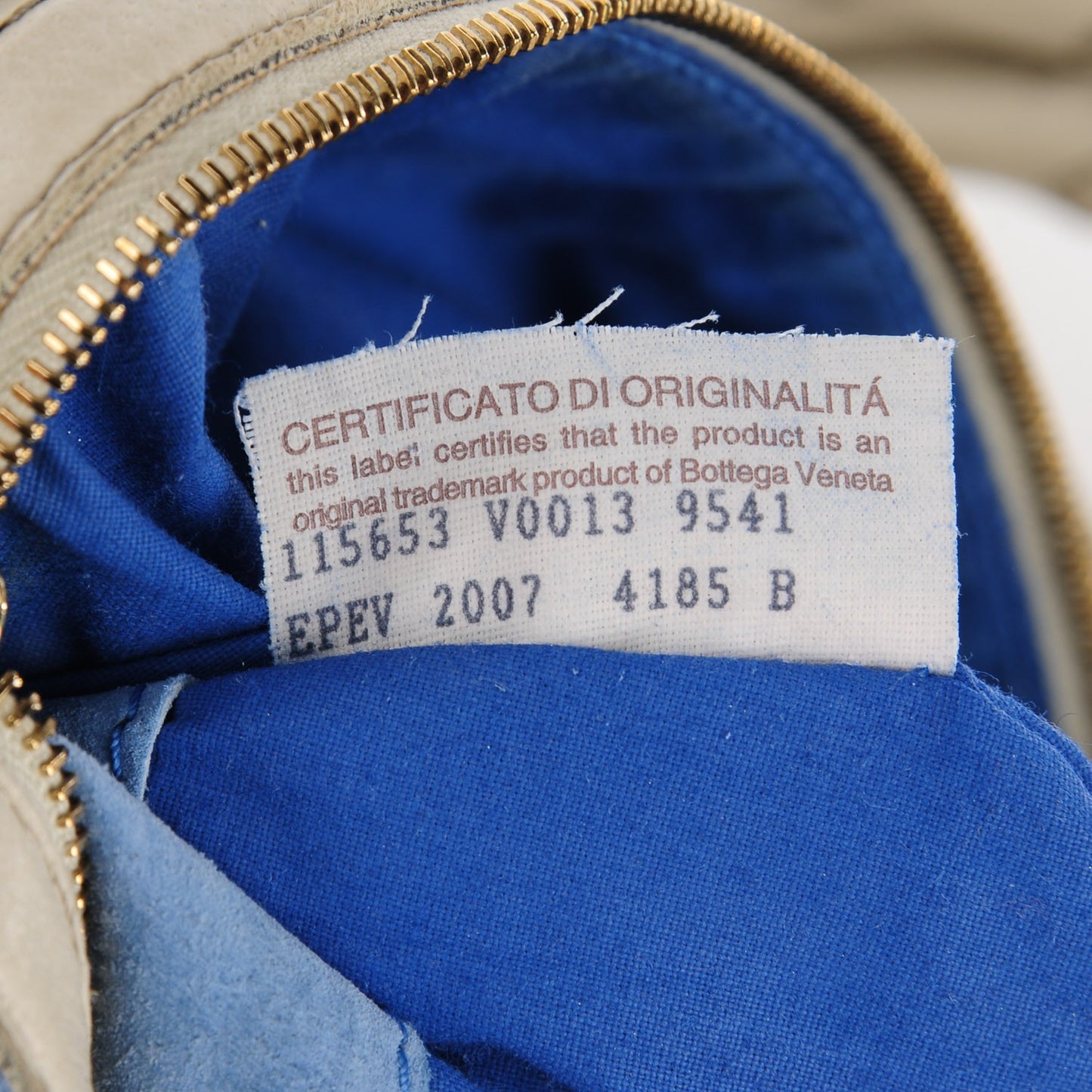 Nappa Intrecciato Medium Veneta Hobo Cream