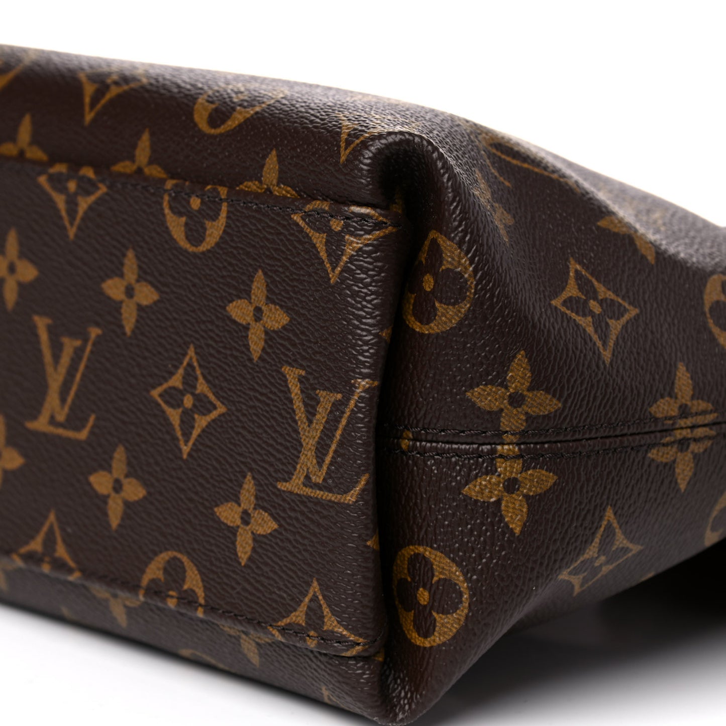 Monogram Tuileries Besace Caramel Rouge