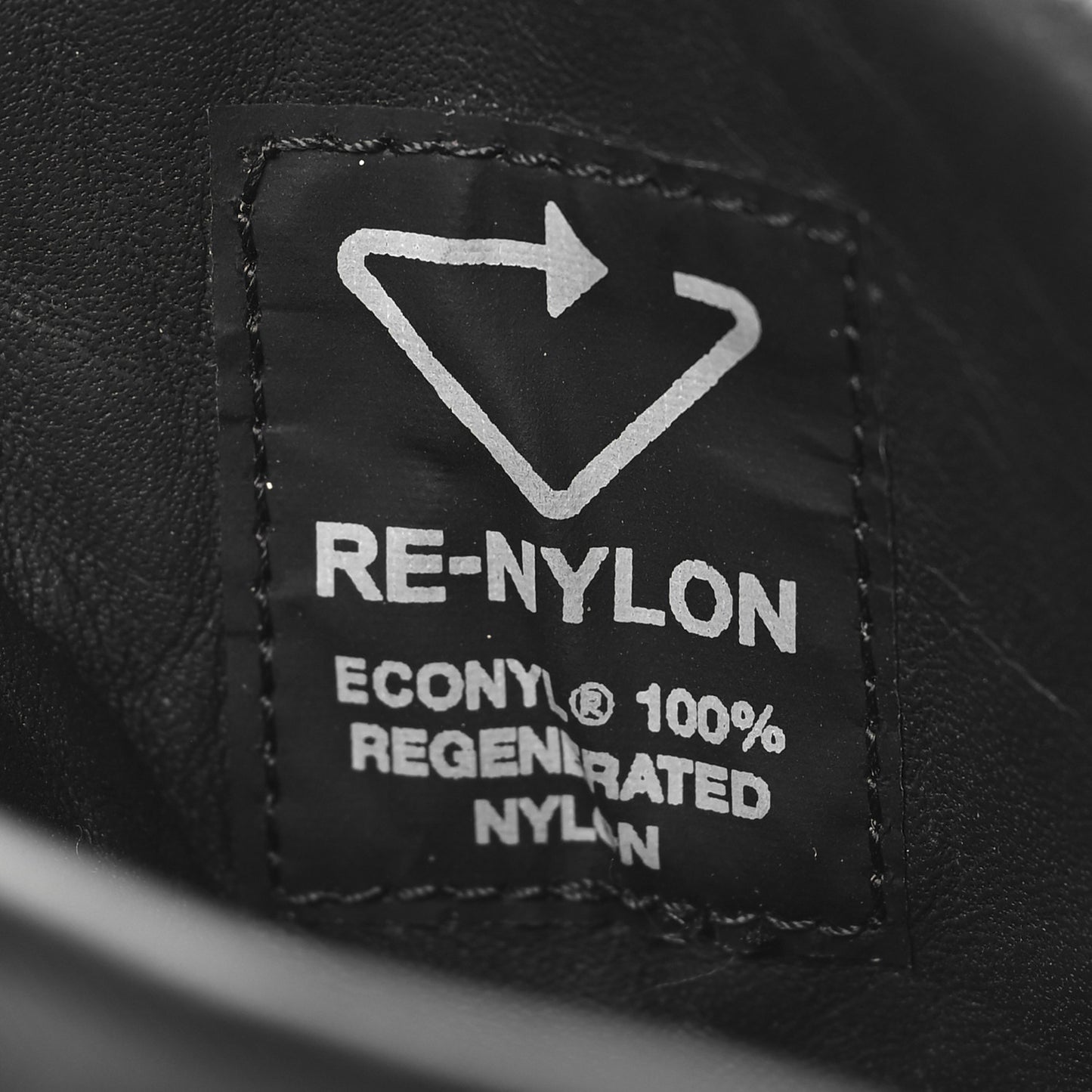 Re-Nylon Gabardine Metal Triangle Logo Womens Wheel Pouch Pocket High Top Sneakers 40.5 Black