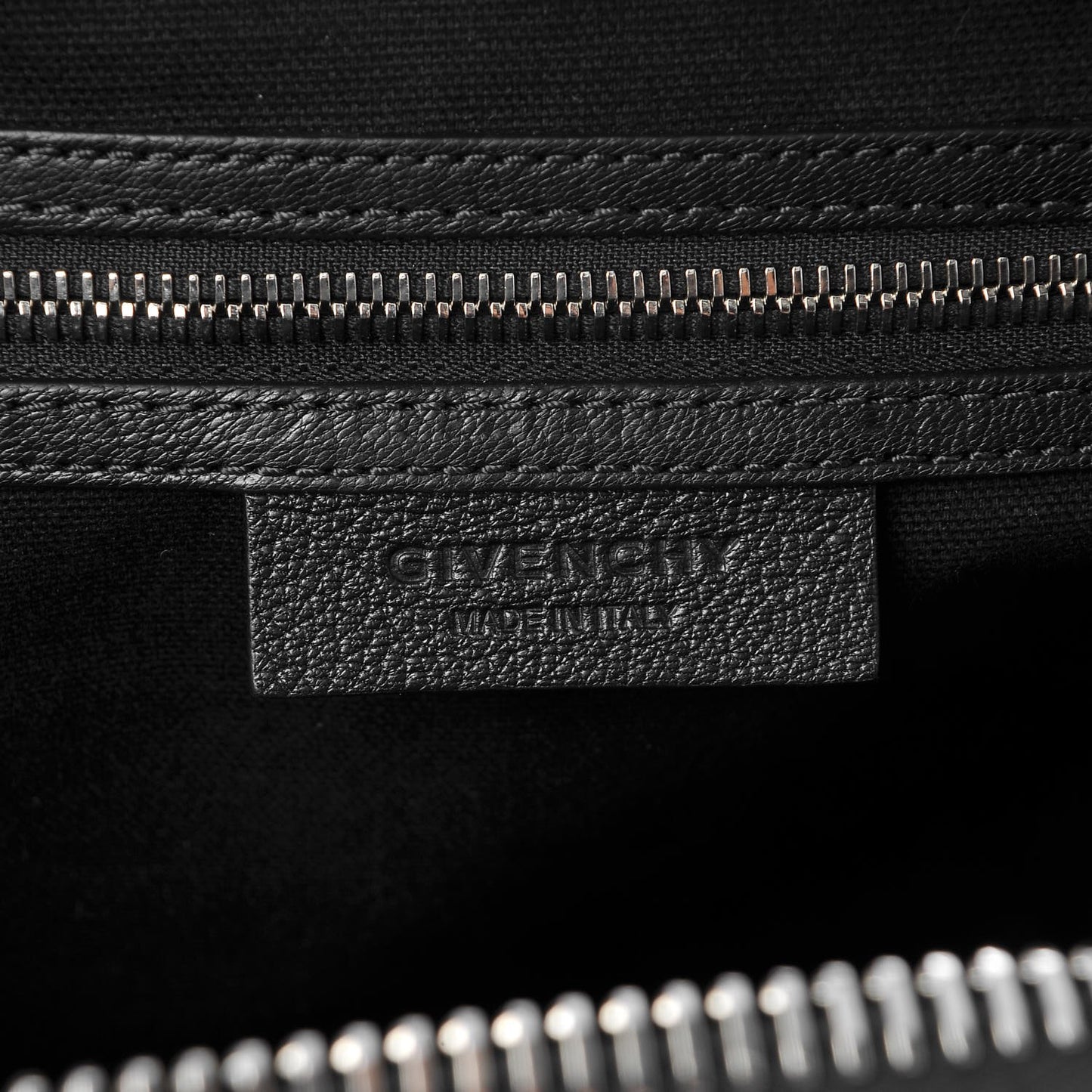 Sugar Goatskin Medium Antigona Black
