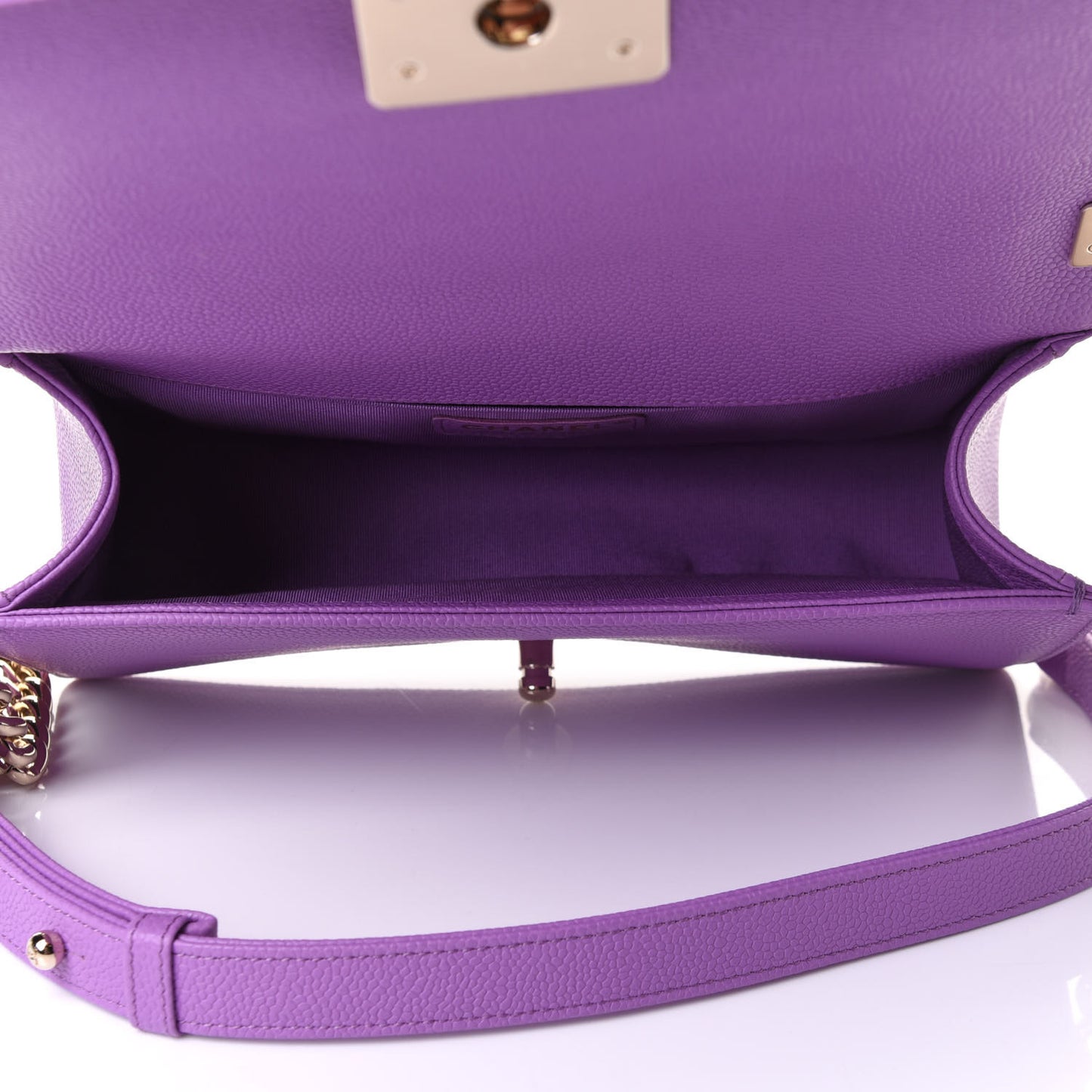 Caviar Quilted Medium Boy Flap Purple