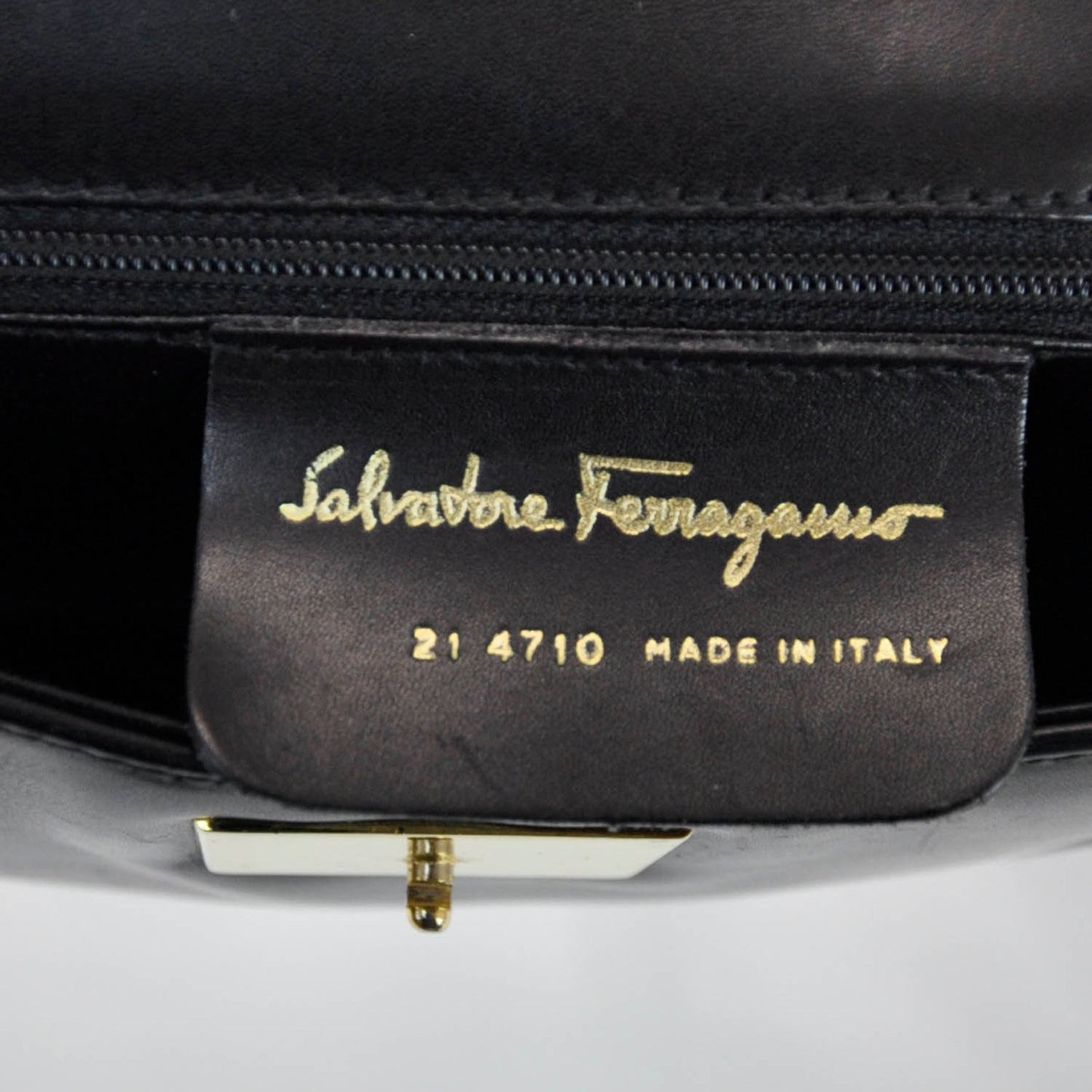 SALVATOREFERRAGAMOSmoothCalfskinShoulderBagBlack