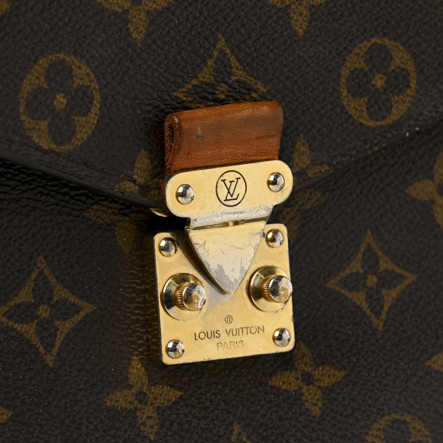 Louis Vuitton Monogram Pochette Metis 16 of 20