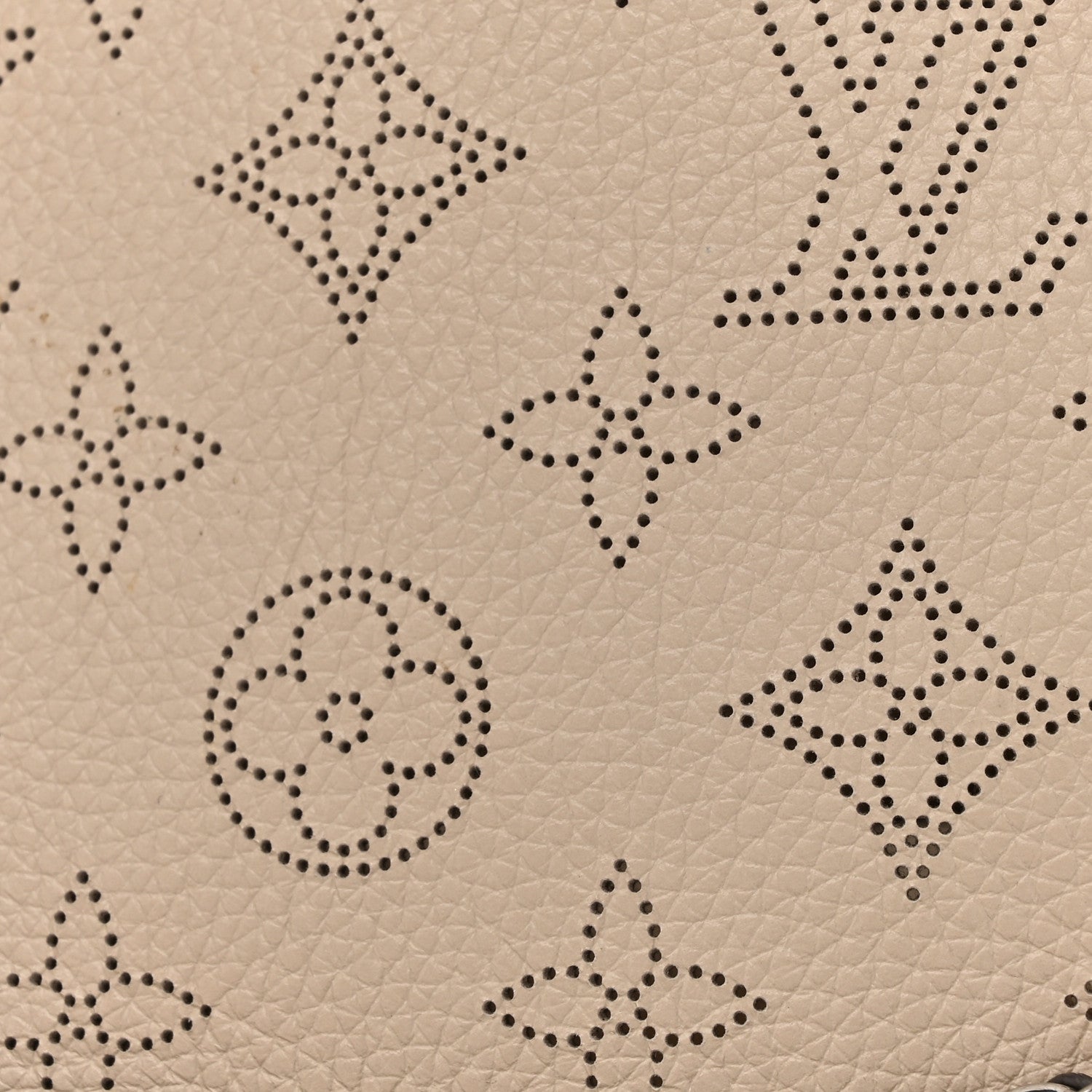 Louis Vuitton Mahina Bella Galet 8 of 11