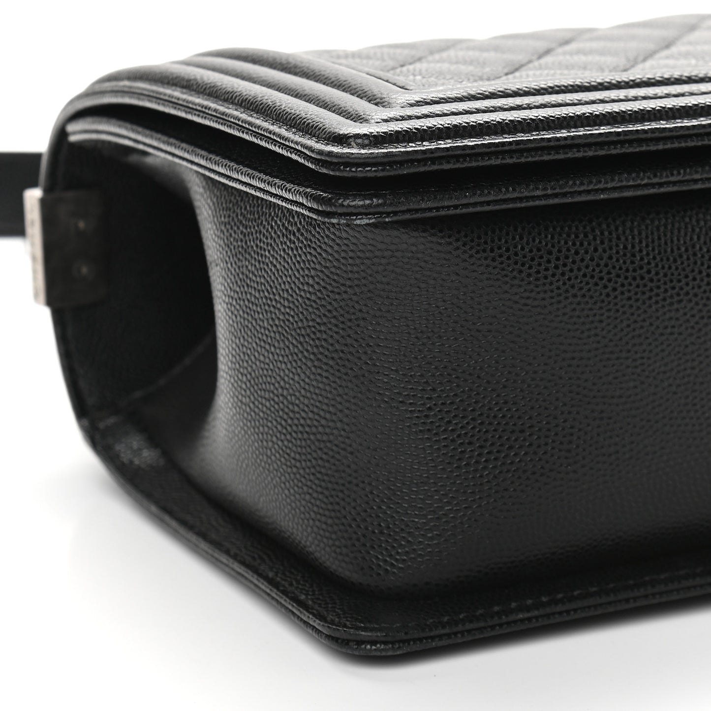 Caviar Quilted Medium Boy Flap Black