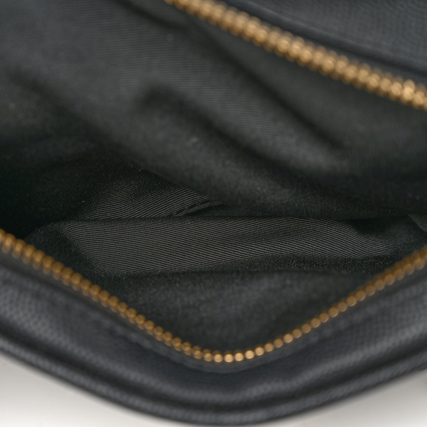 Calfskin Quilted Pearl The Softshot 21 Bag Black