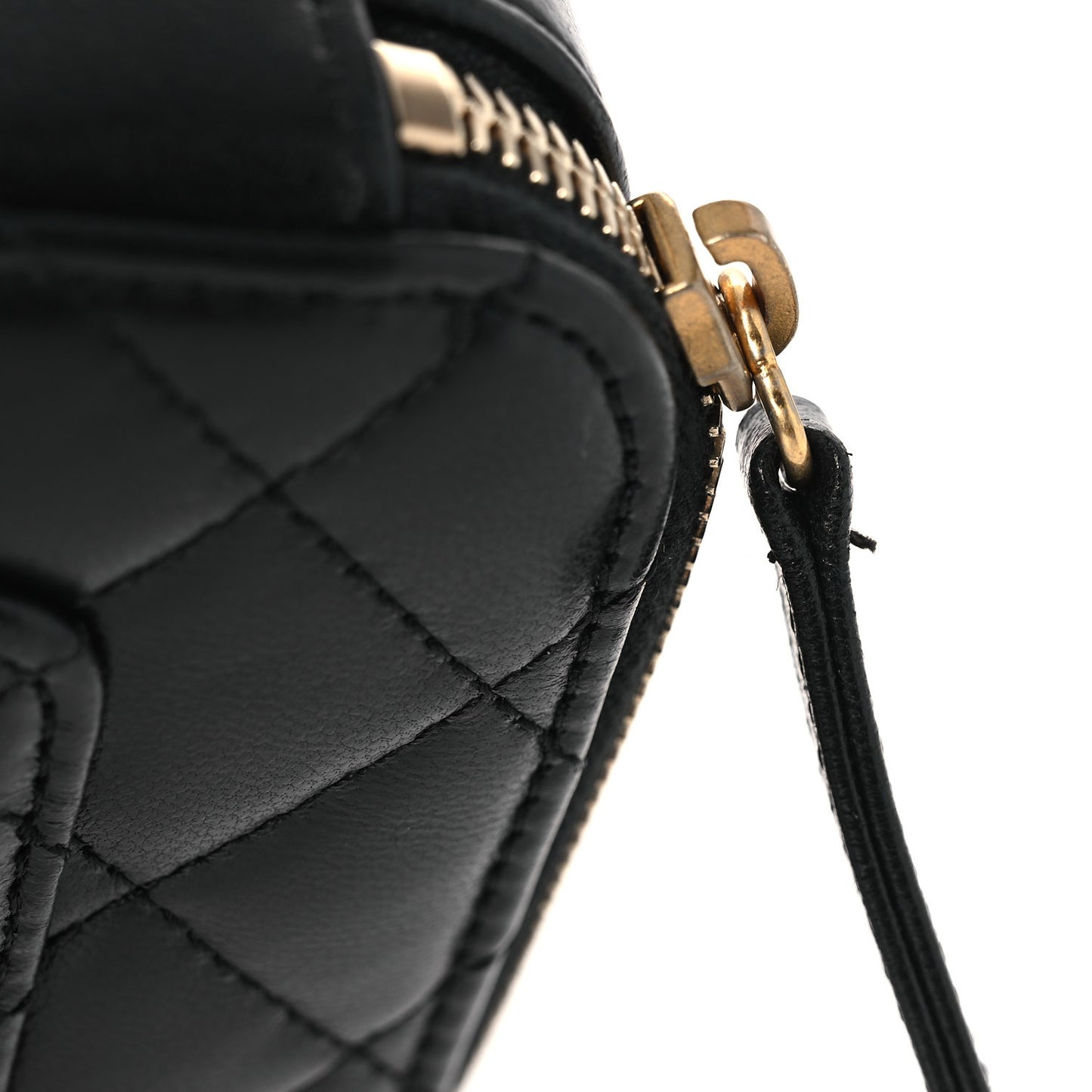Shiny Calfskin Quilted Small Pick Me Up Vanity Case Black
