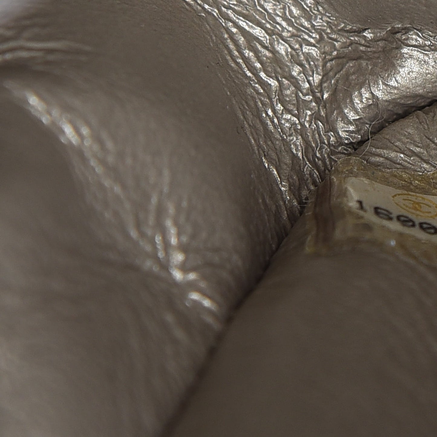 Iridescent Calfskin Quilted Large Roll 2.55 Reissue Clutch Light Gold