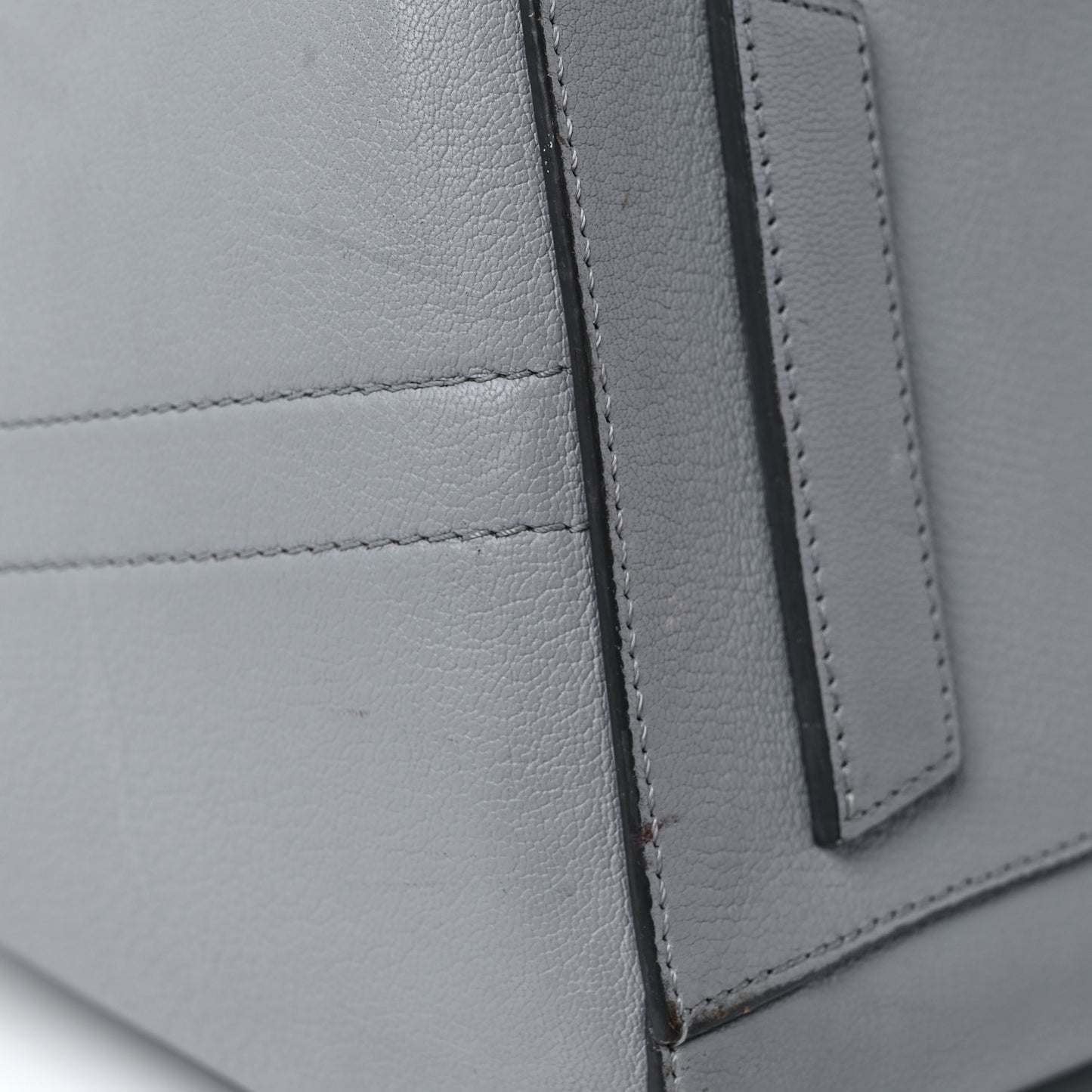 Sugar Goatskin Medium Antigona Pearl Grey