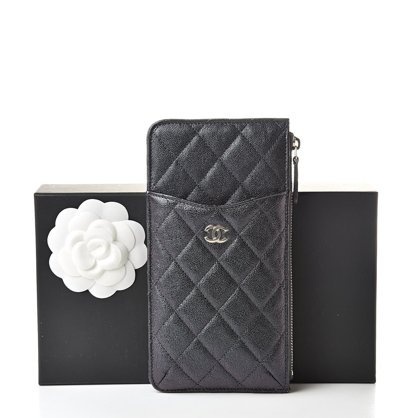 Iridescent Caviar Quilted Classic Flat Wallet Pouch Black