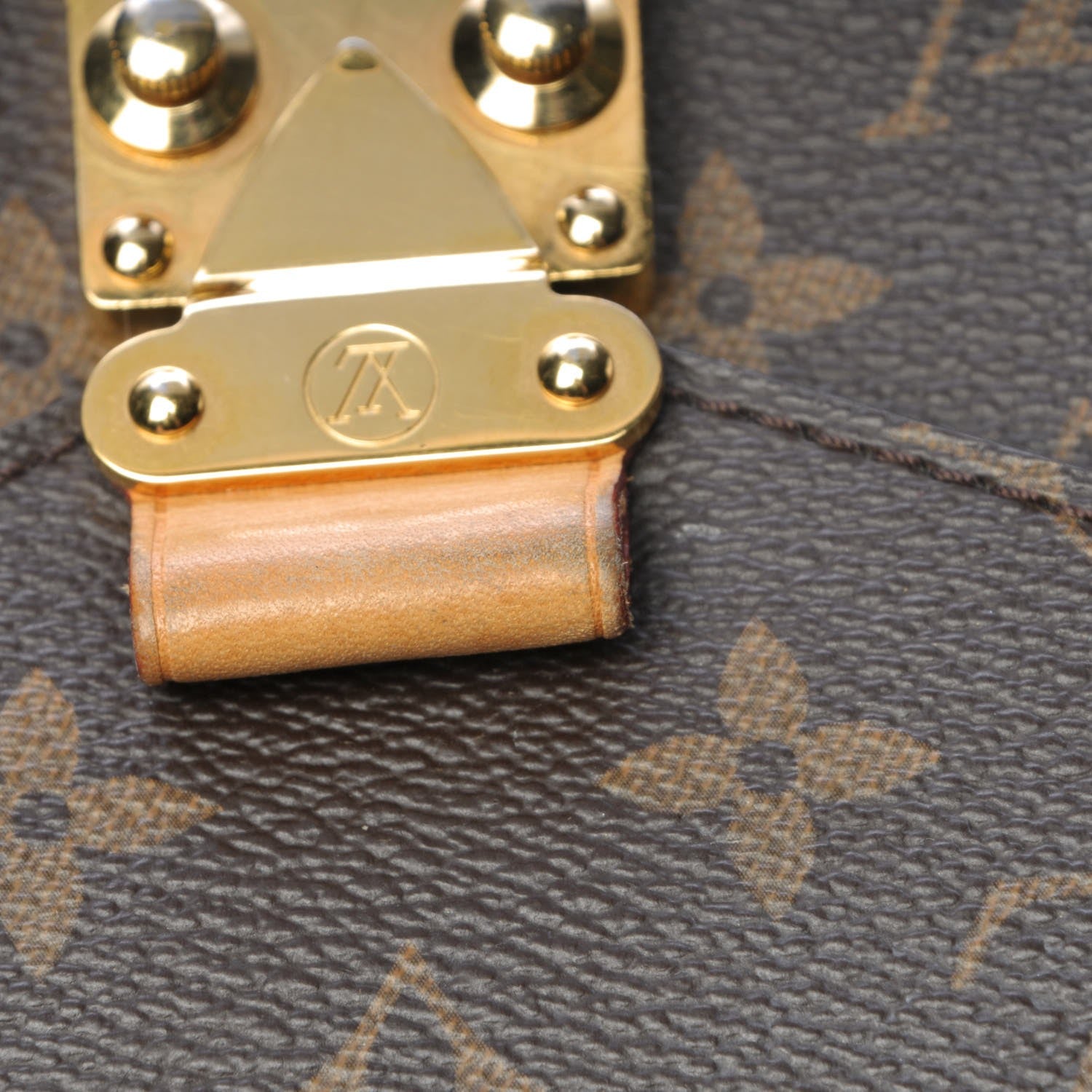 Louis Vuitton Monogram Metis 7 of 9