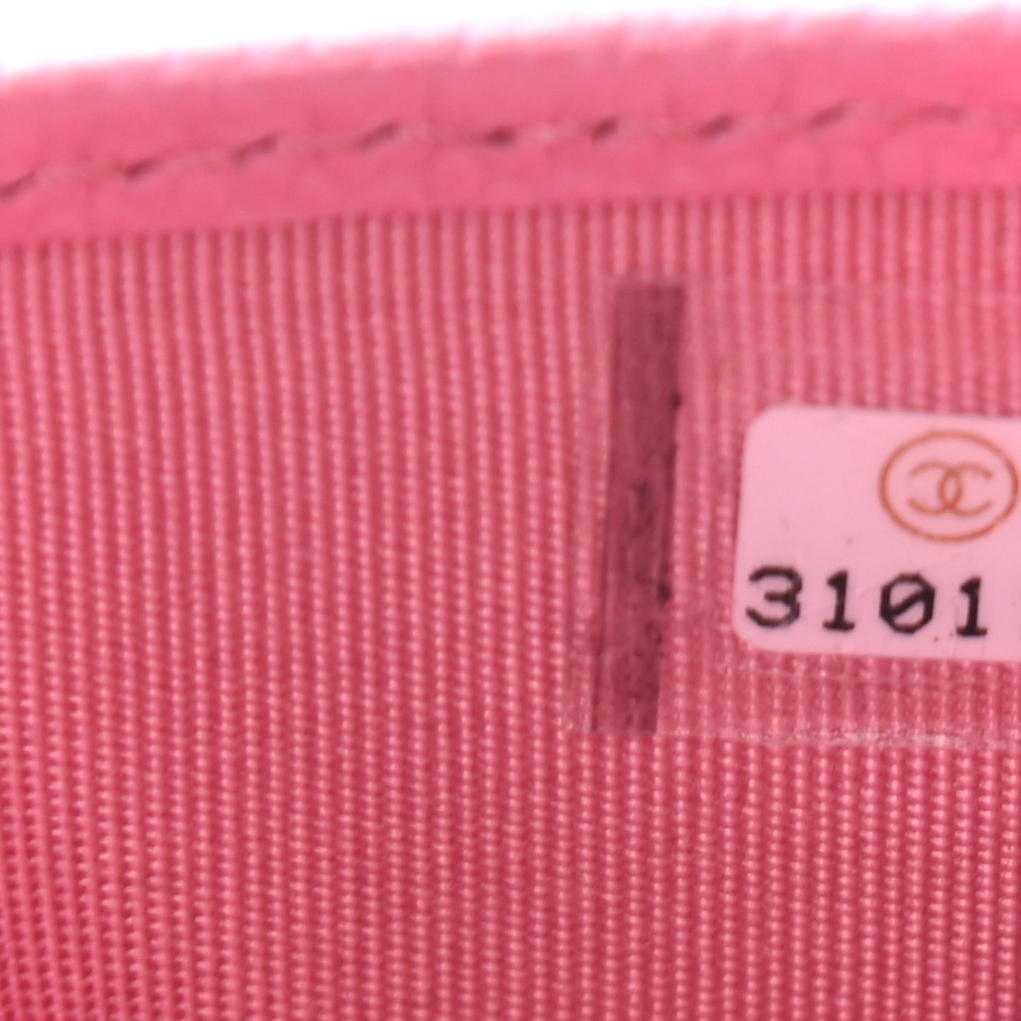 Caviar Quilted Card Holder Pink