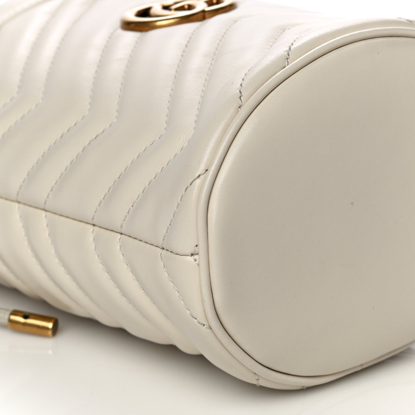 Calfskin Matelasse Mini GG Marmont 2.0 Bucket Bag White