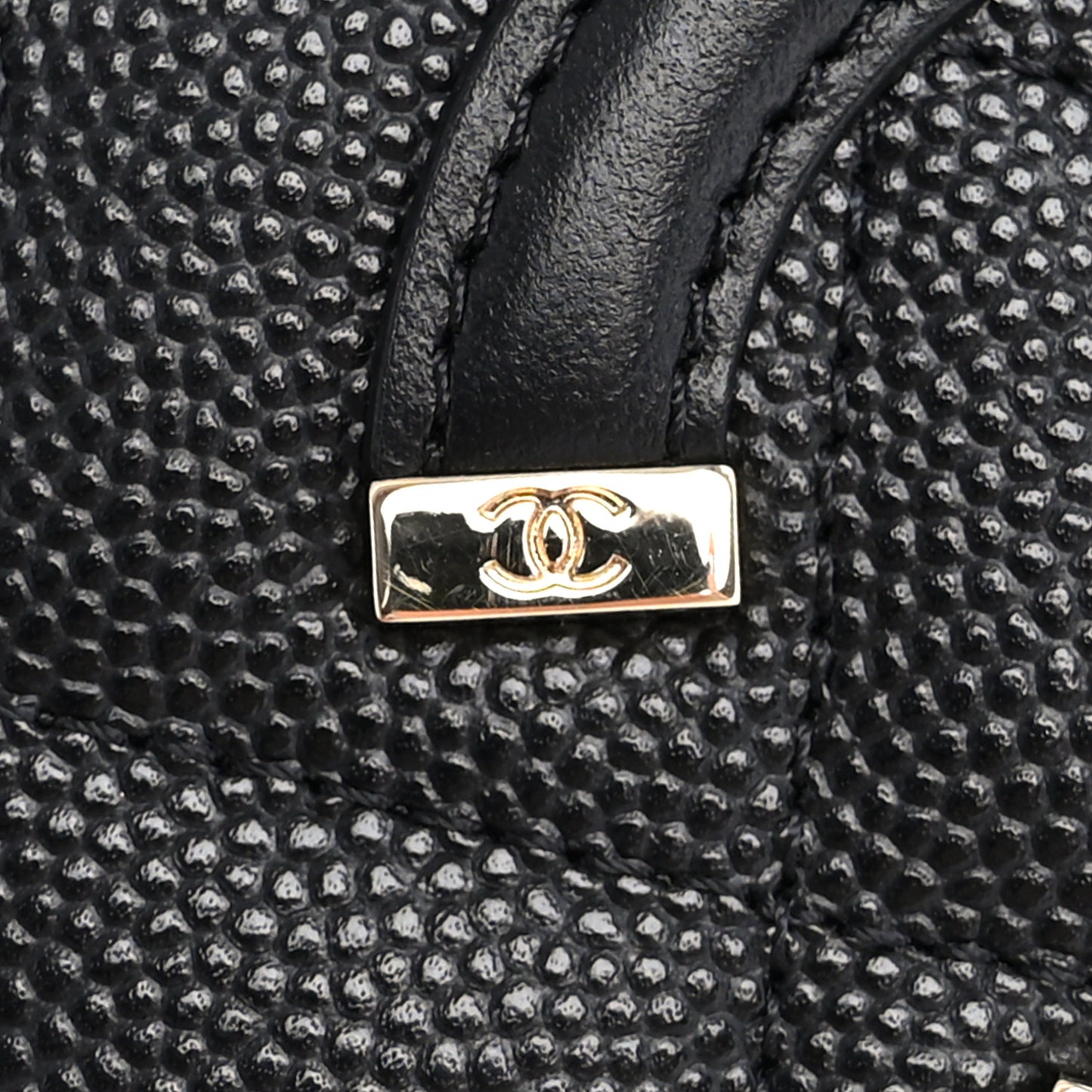 Caviar Quilted Medium Filigree Zip Around Wallet Black