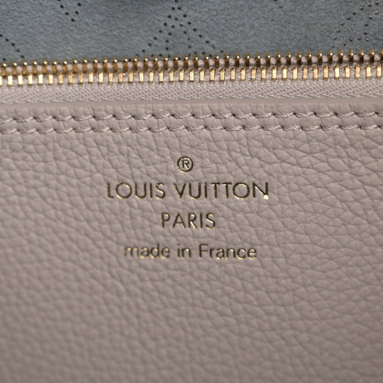Louis Vuitton Mahina Carmel Hobo PM Brume Gray 6 of 9
