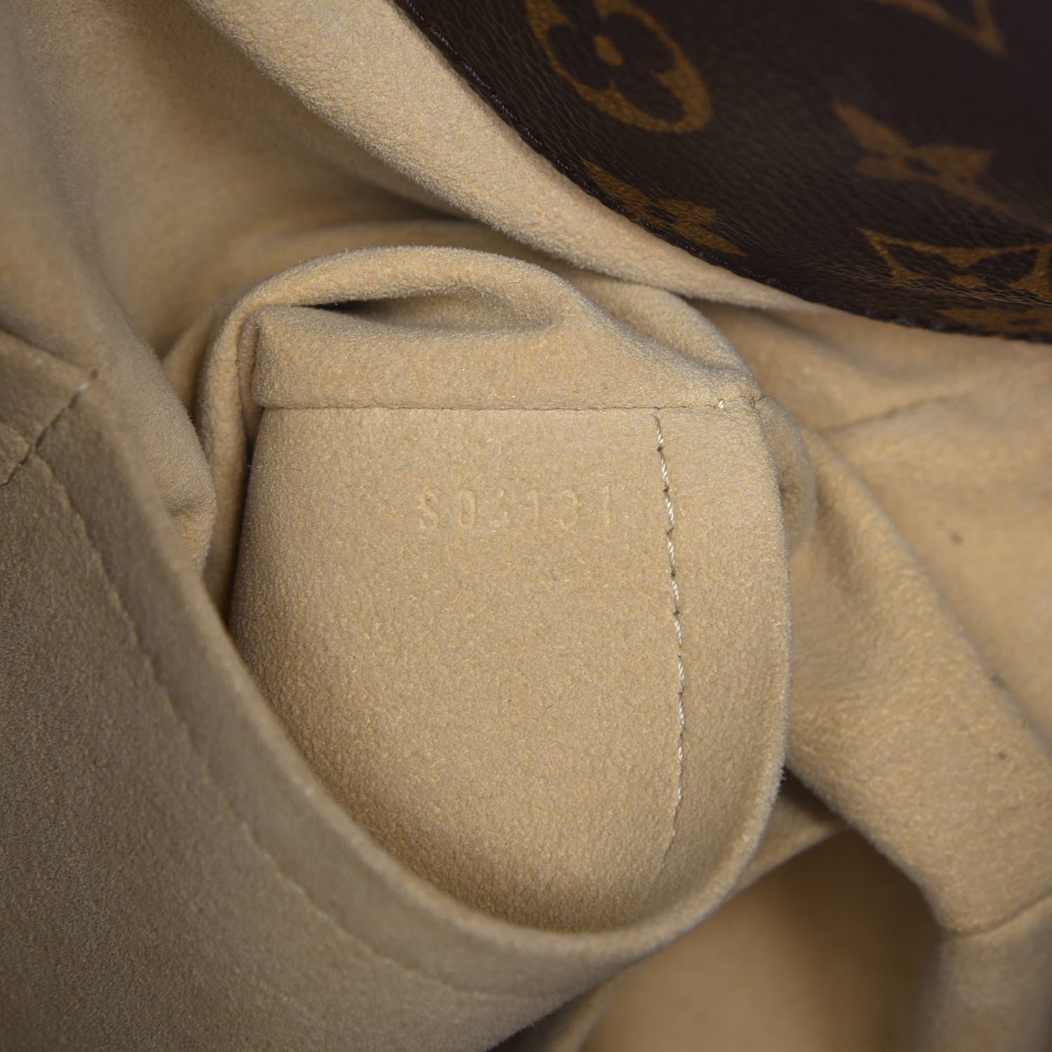 Louis Vuitton Monogram Artsy MM 8 of 9