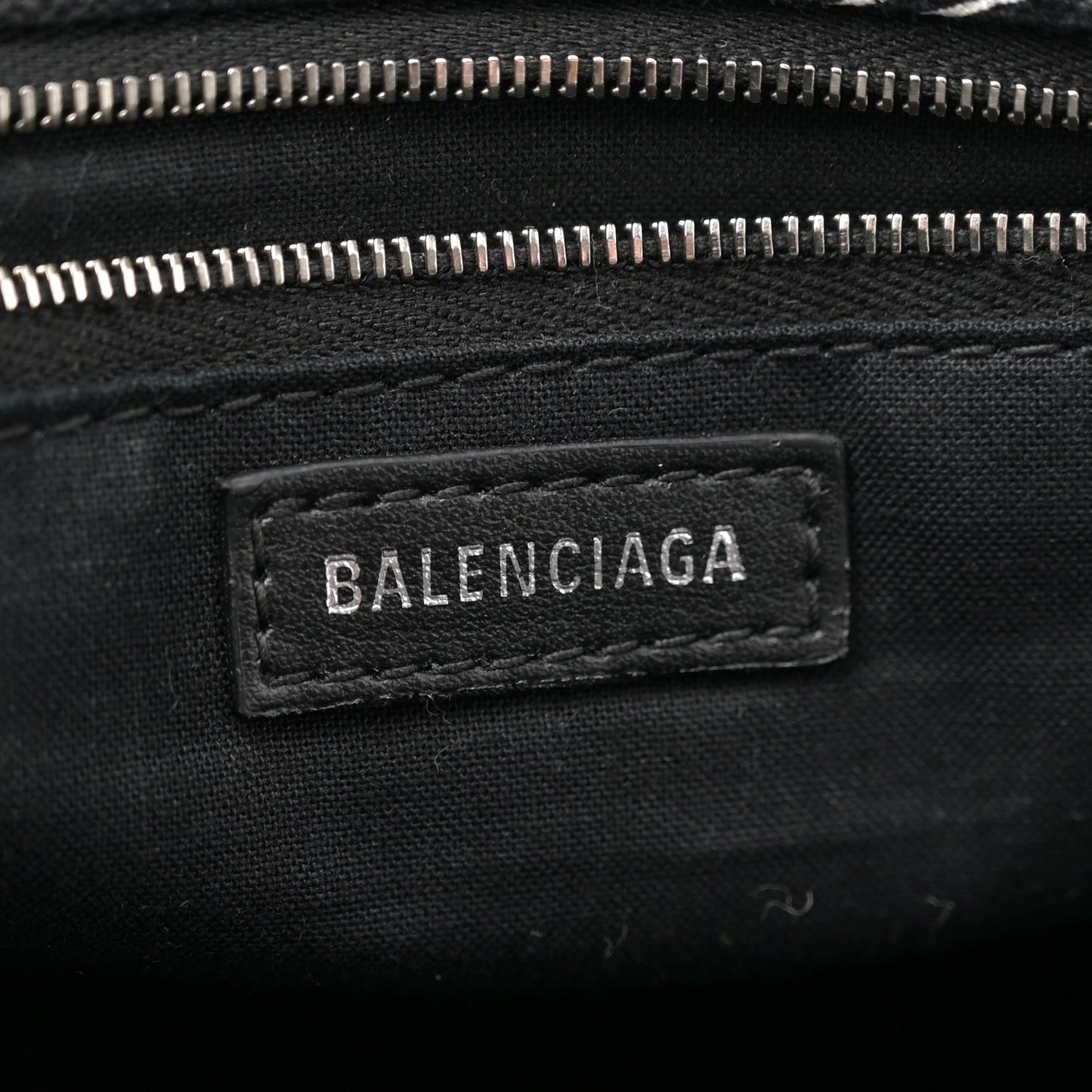 Canvas BB Monogram Sharp Tote Black