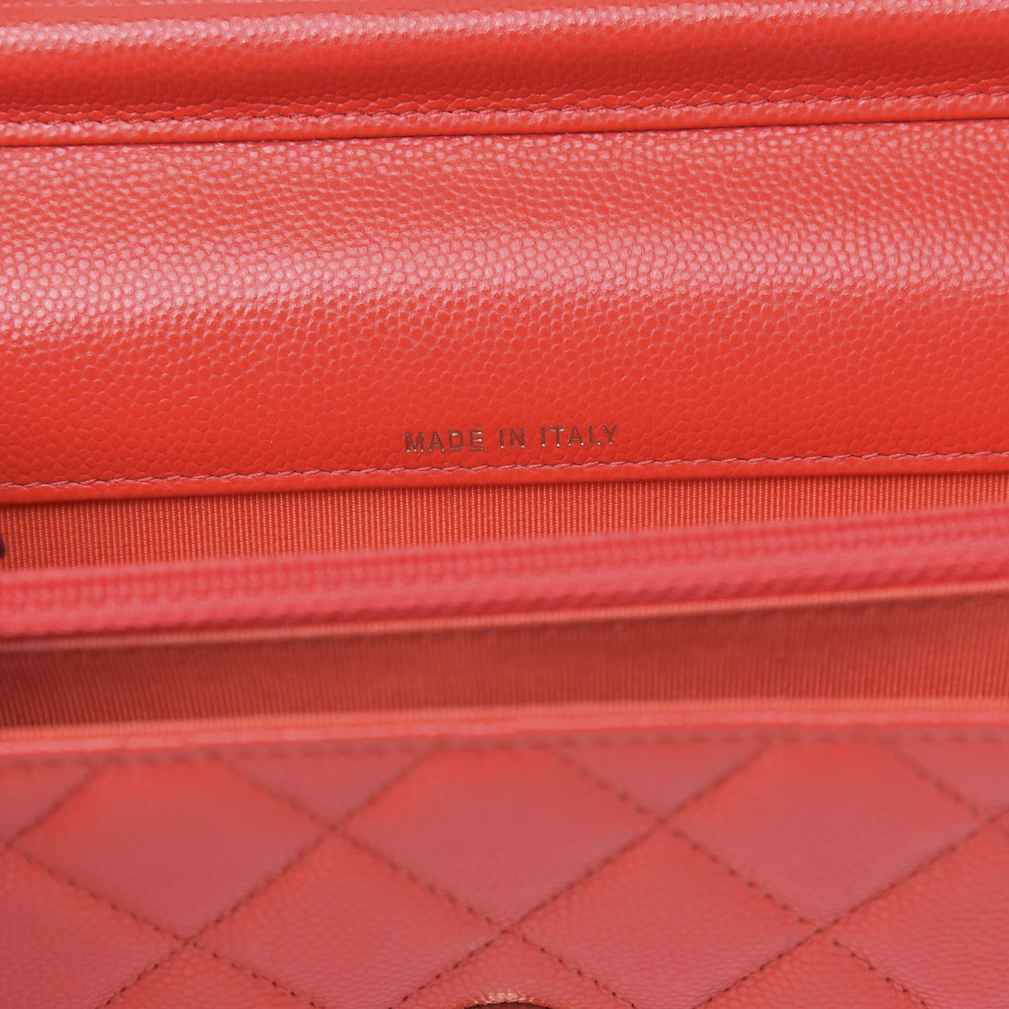 Caviar Quilted Square Wallet On Chain WOC Red