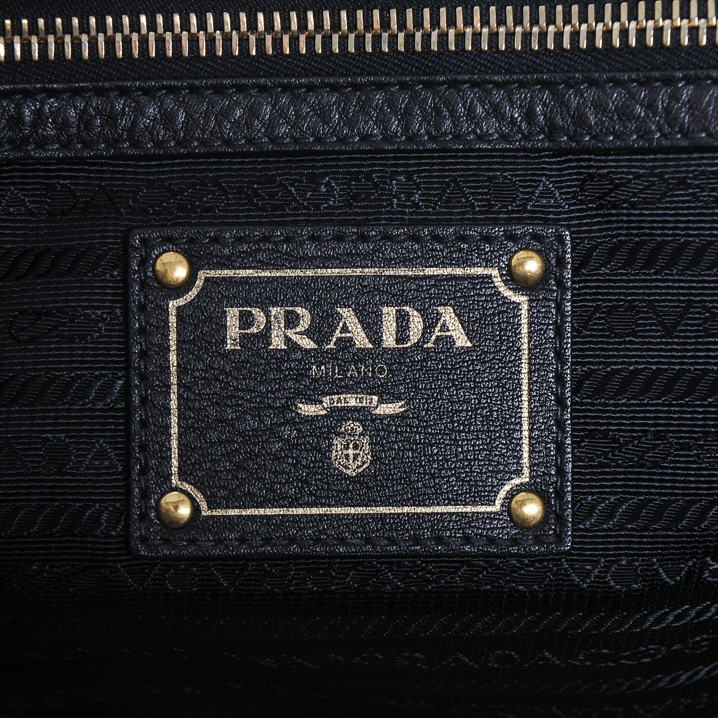 Vitello Daino Zip Tote Nero Black