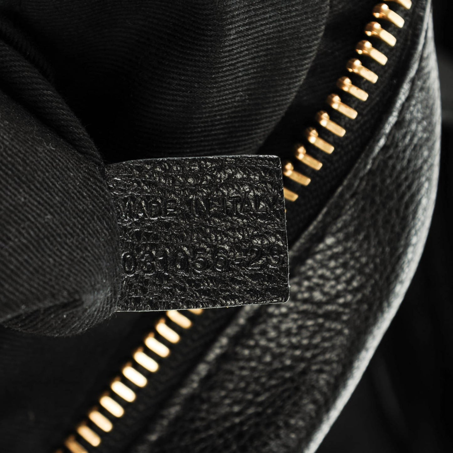 Calfskin Medium Paraty Black