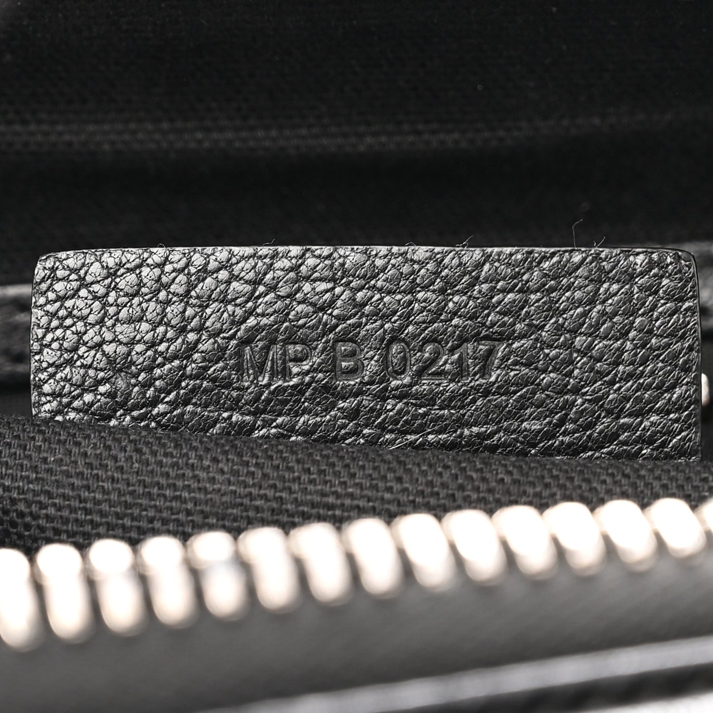 Sugar Goatskin Medium Antigona Black