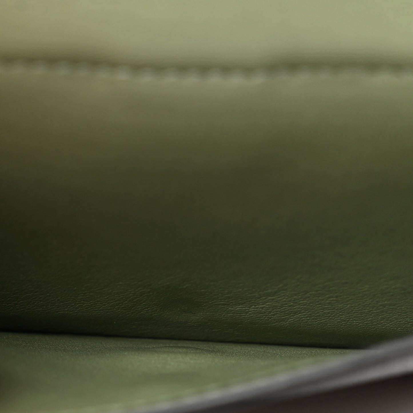 Grained Calfskin Anagram Trifold Wallet Anthracite Ghost