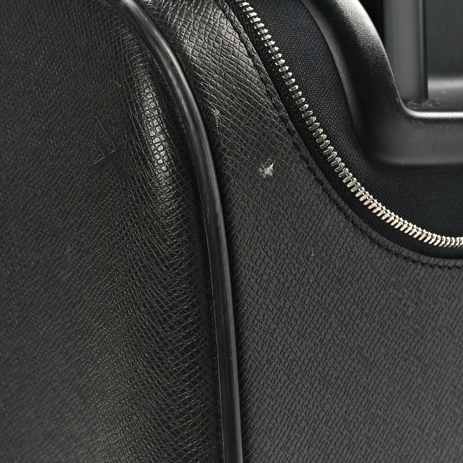 Louis Vuitton Taiga Eole 50 Black 12 of 13