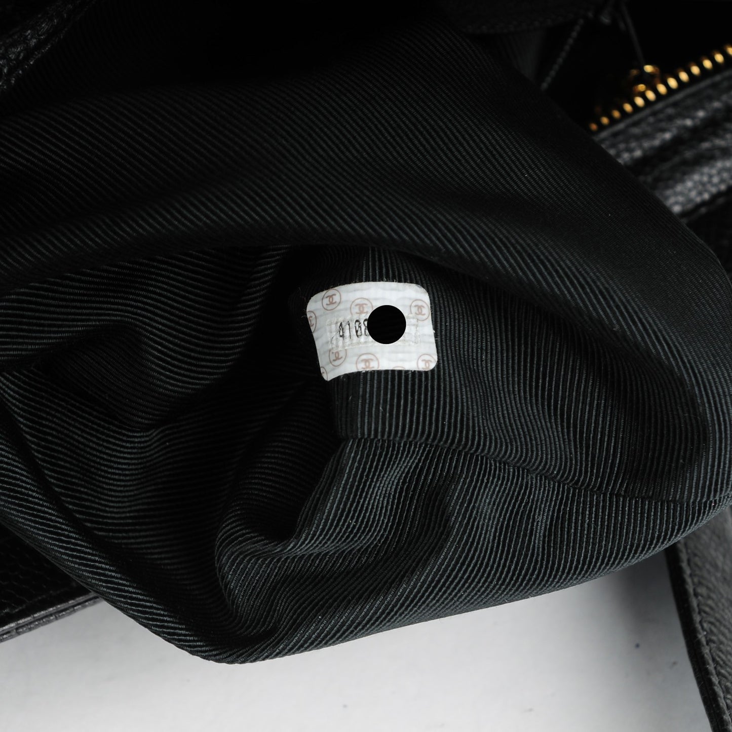 Caviar Shoulder Bag Black