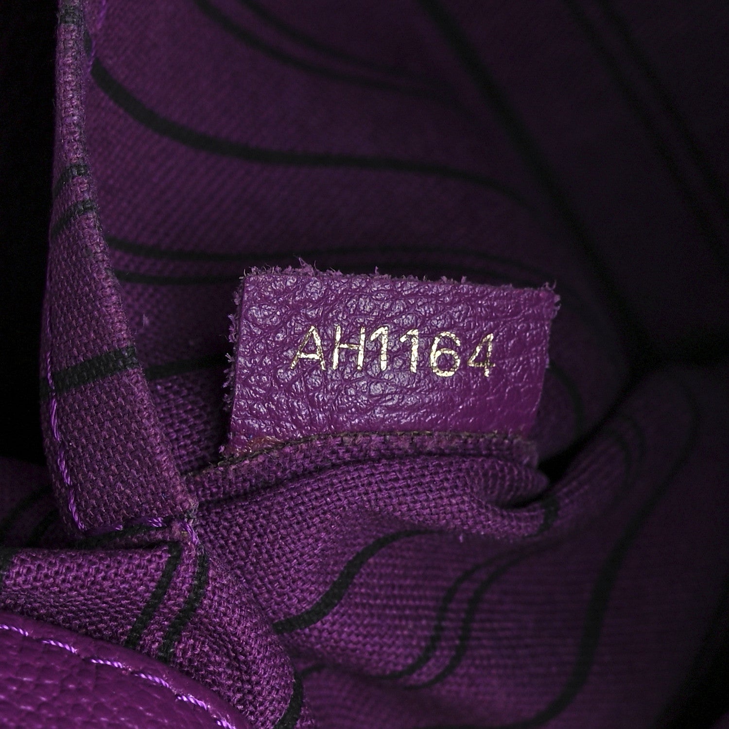 Louis Vuitton Empreinte Montaigne MM Amethyste 6 of 8