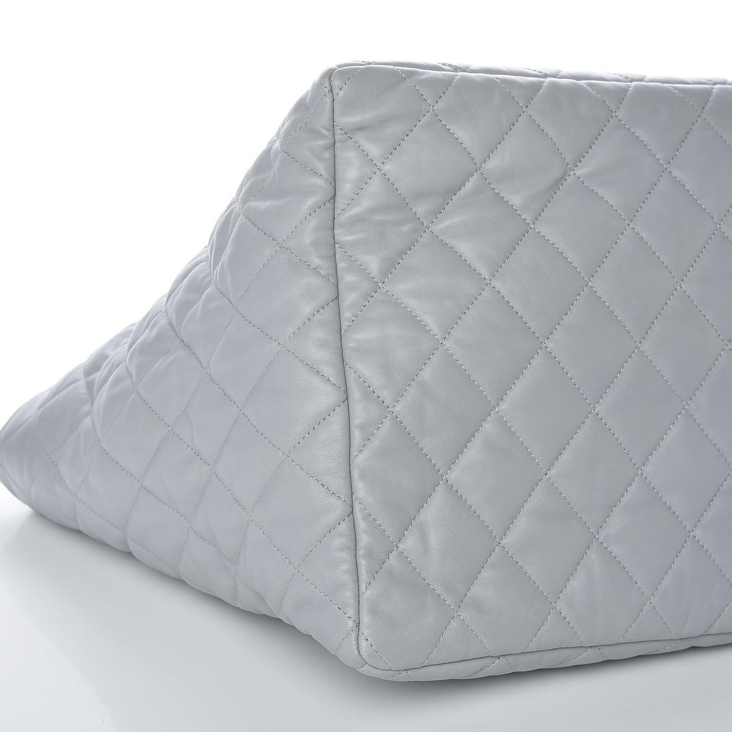 Lambskin Quilted Large Week End on Mars Tote Grey