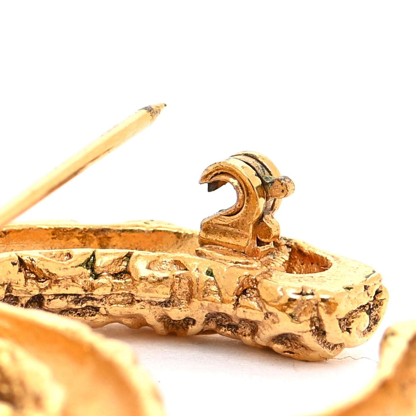 Textured CC Brooch Gold