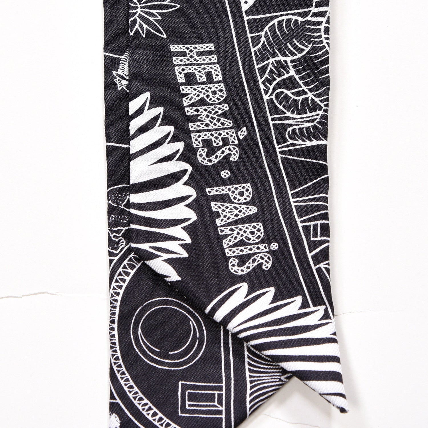 Hermes Silk Animapolis Twilly Black White 540402 – FASHIONPHILE