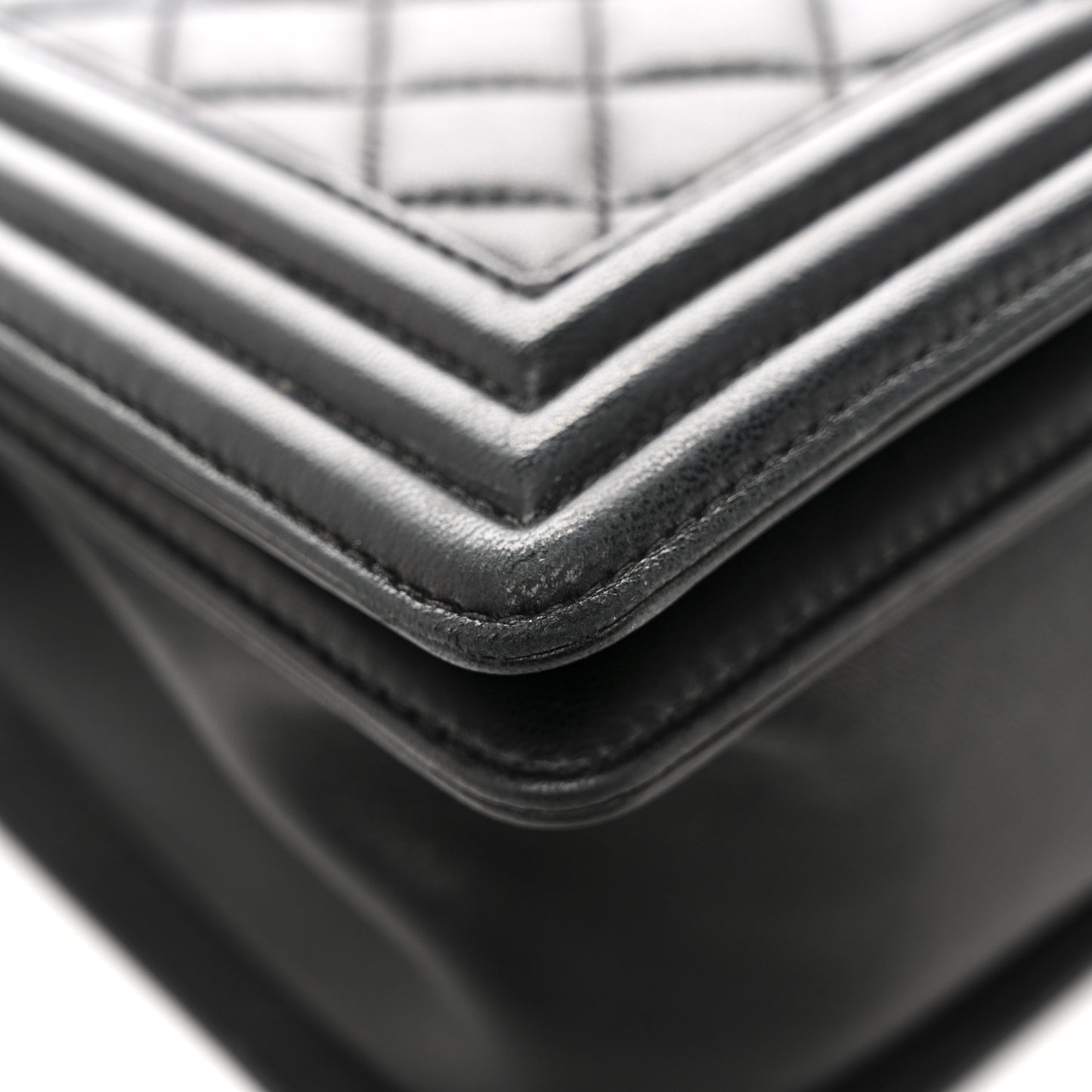 Lambskin Quilted Medium Boy Flap Black
