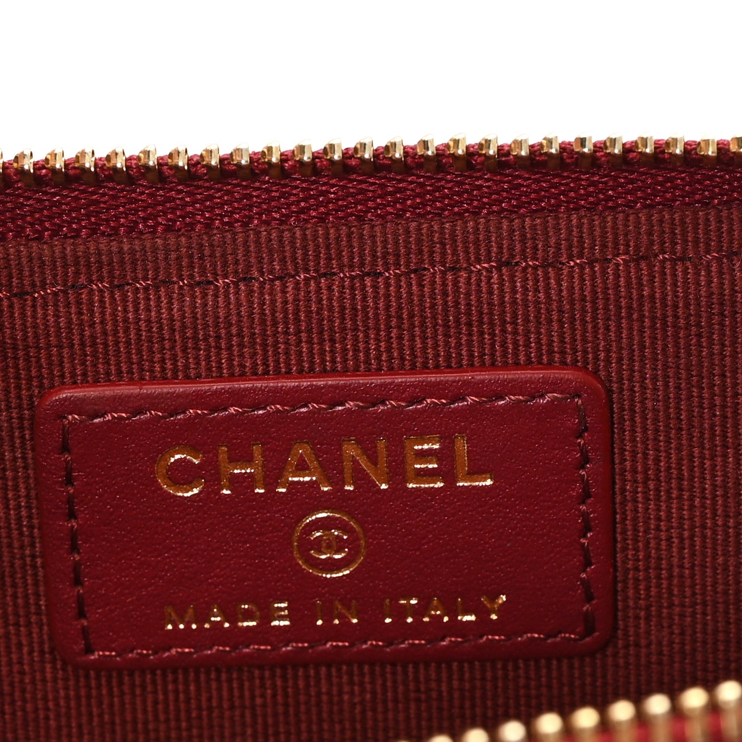 Caviar Quilted Crystal CC Zip Around Card Holder Red