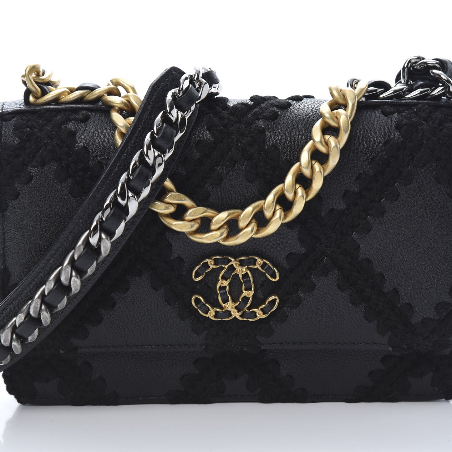 Calfskin Crochet 19 Wallet On Chain WOC Black