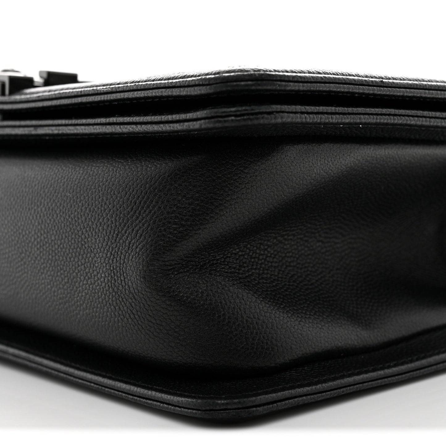 Caviar Quilted Medium Boy Flap So Black