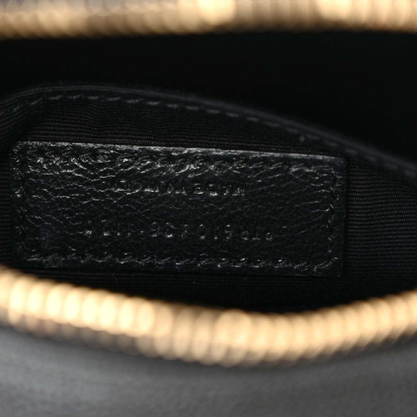 Grain De Poudre Matelasse Chevron Quilted Round Vinyle Camera Bag Black