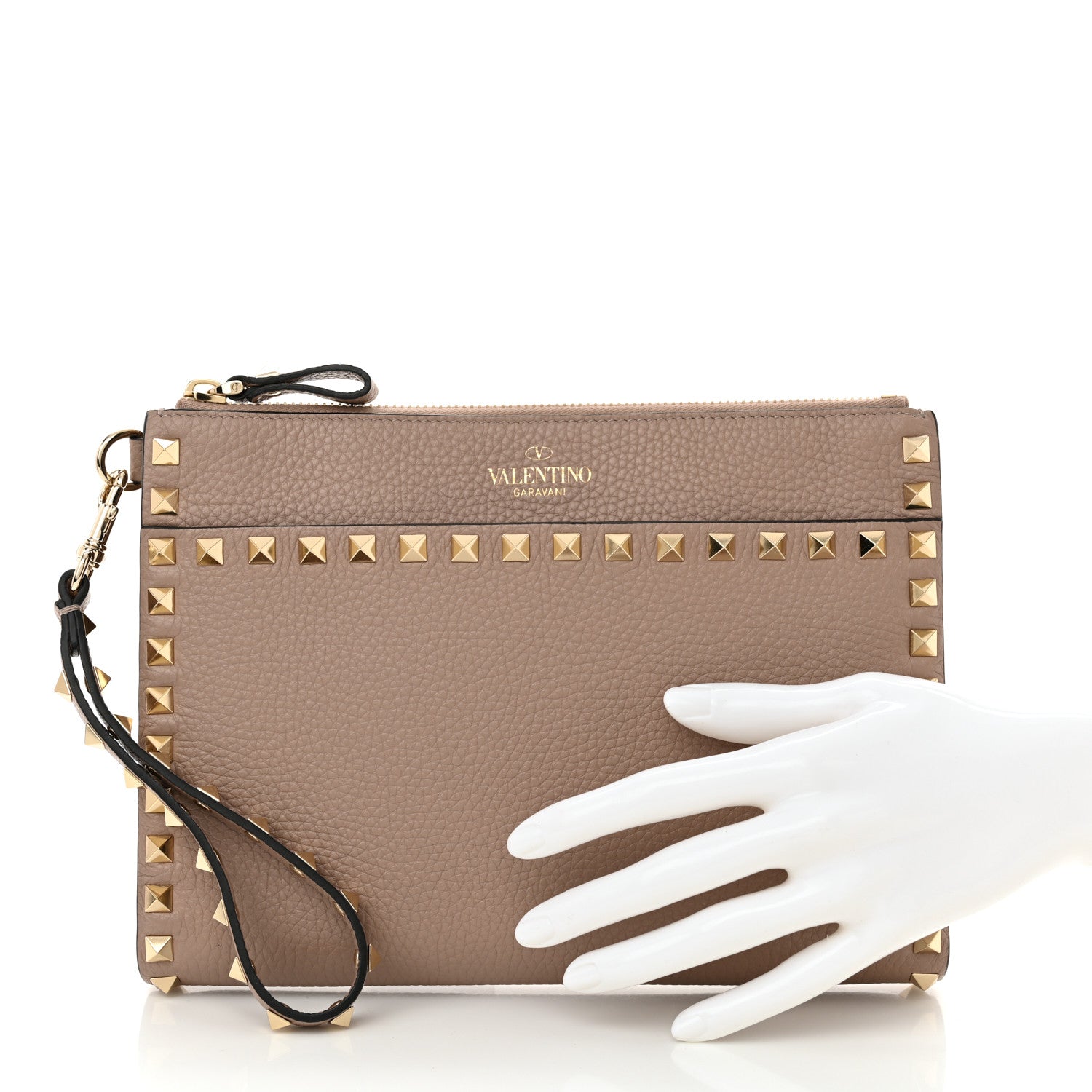 Valentino Garavani Pebbled Calfskin Medium Rockstud Flat Pouch Poudre 2 of 9